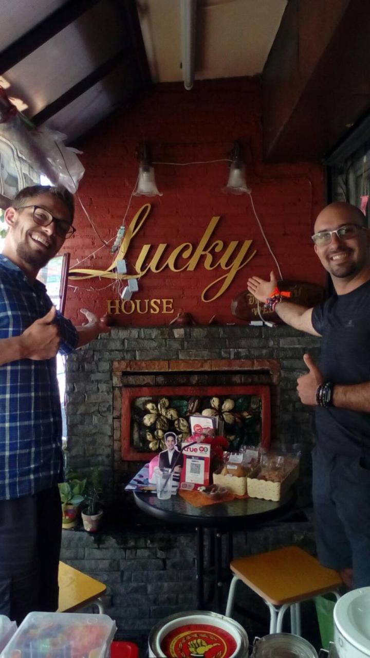 Хостел Lucky House Чіангмай Екстер'єр фото